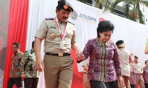 Istri Mantan Panglima TNI Bisik-Bisik ke Suami 'Pak Jangan Korupsi Ya!'