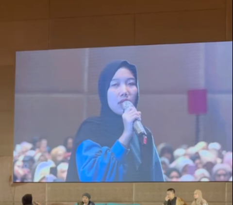 Kajian Rasa Stand Up, Momen Wanita Bertanya pada Ustaz Ini Bikin Ngakak Jemaah Lainnya