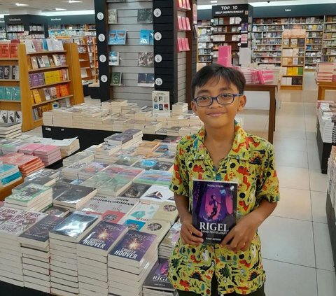 Mengenal Sosok DeLiang Al-Farabi, Bocah Ajaib Asal Trenggalek yang Terbitkan 40 Buku di Usia 11 Tahun