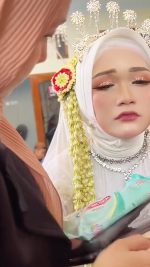 Viral Pengantin Menangis Akibat Ulah Tamu Undangan, Terpaksa Makeup Ulang <br>