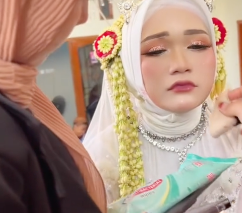 Viral Pengantin Menangis Akibat Ulah Tamu Undangan, Terpaksa Makeup Ulang