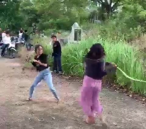 Dua Remaja Putri yang Duel Gunakan Celurit di TPU Palembang Ditangkap