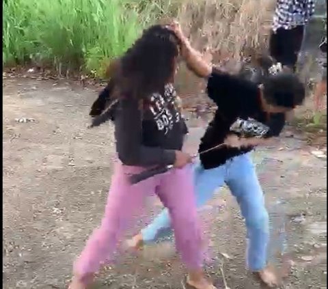 2 Remaja Putri Duel Pakai Celurit di Palembang Sama-Sama Terluka, Orang Tua Saling Lapor Polisi