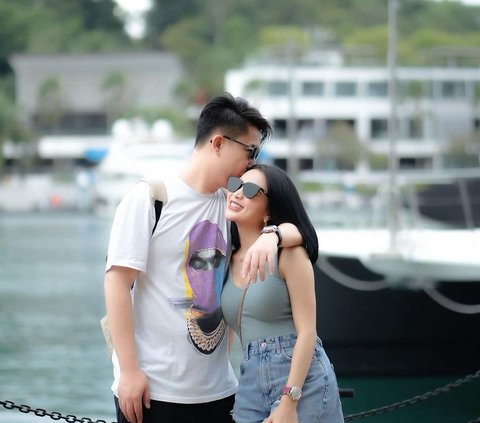 Portrait of Wika Salim and Lover's Vacation in Singapore, Beware of Singles Getting Emotional Seeing Their Intimacy