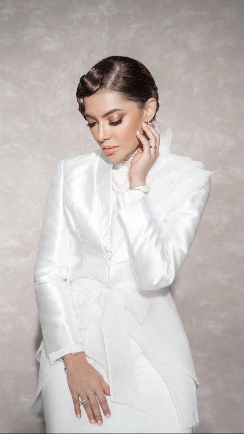 Najwa Shihab's Appearance During the Photoshoot is Stunning, Like a Hollywood Star