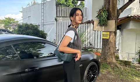 Ada juga yang menyebut Paula sebagai 'Macan Ternak' yang merupakan singkatan  Mama Cantik Anter Anak.<br>