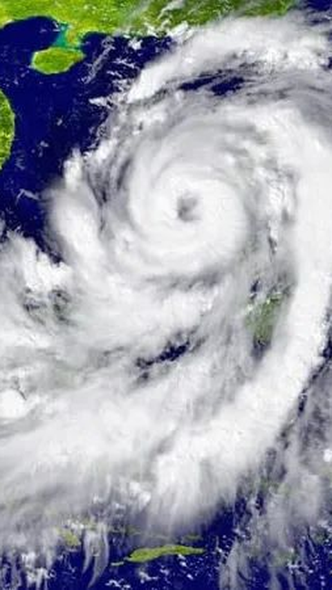 Siklon Tropis Anggrek Terdeteksi di Wilayah Indonesia, Ini Dampaknya