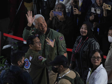 FOTO: Gaya Tiga Pasang Capres-Cawapres Saat Tiba di Acara Adu Gagasan Antikorupsi di KPK