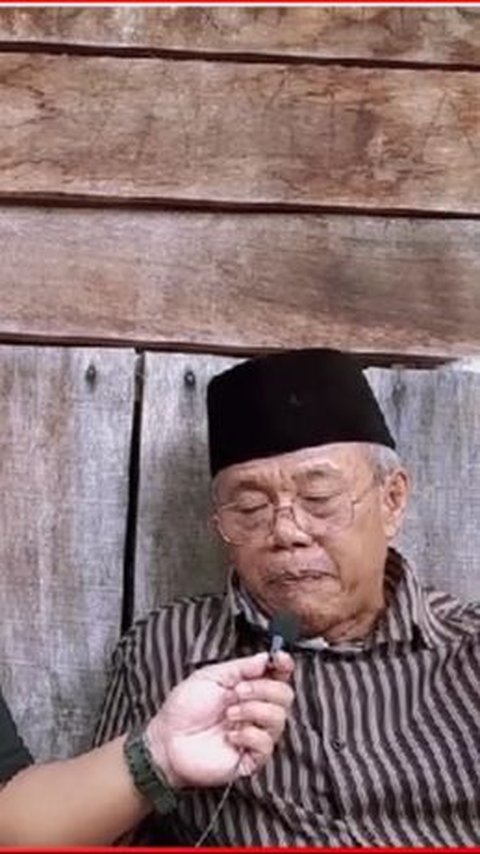 Pak Priono bercerita, ia ikut pimpinannya yang mengajaknya untuk bekerja di Suriname. Sebelumnya ia bekerja di Kalimantan.