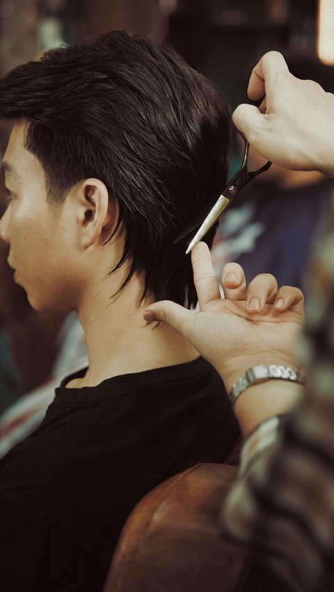 9 Meaning of Dreams Cutting Hair Short, Symbol of Starting a New Phase that is More Challenging