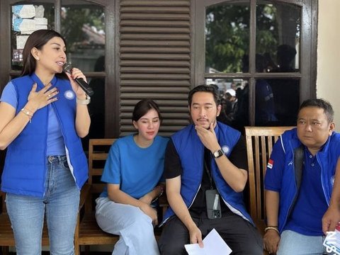 10 Pictures of Syahnaz Sadiqah Joining Jeje's Tour, Willing to Brave the Heat to Share Clothes