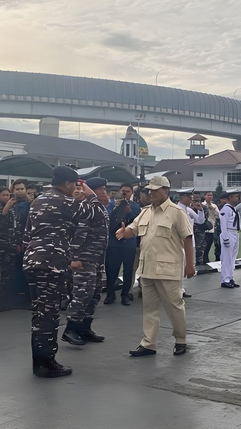 Prabowo Lepas KRI dr Radjiman Kirim Bantuan ke Gaza: Saudara akan Melewati Kawasan Laut Berbahaya