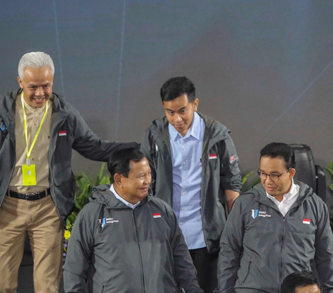 Intimate Moment of Prabowo, Anies, and Ganjar Chatting and Laughing at the KPK Event