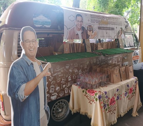 Anies Terharu Dapat Kiriman Foodtruck: Ini Adalah Anak-Anak Muda yang Tulus