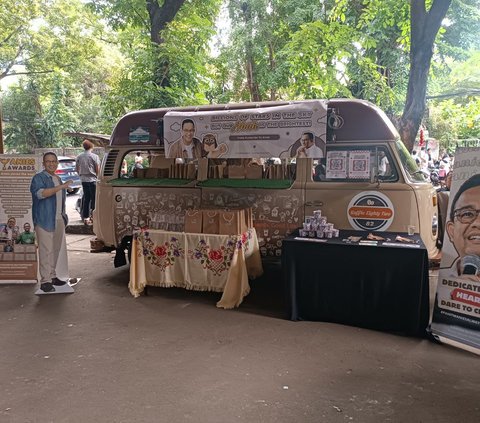 Anies Terharu Dapat Kiriman Foodtruck: Ini Adalah Anak-Anak Muda yang Tulus