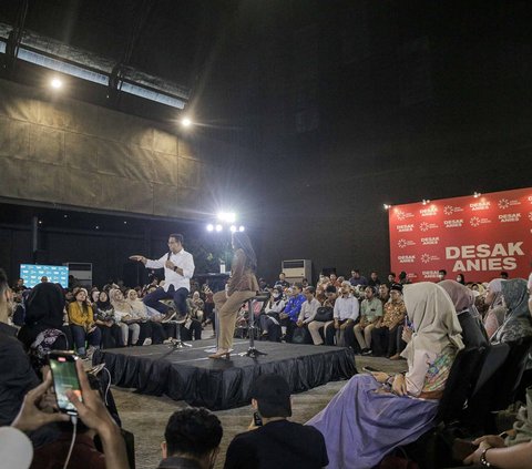 FOTO: Momen Anies Baswedan Didesak Pertanyaan Tajam Tenaga Kesehatan di Jakarta