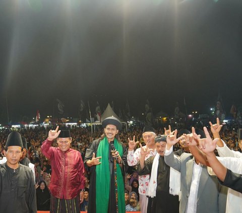 Ribuan Warga Magetan Kumpul Bersholawat Doakan Ganjar-Mahfud Menang Pemilu 2024