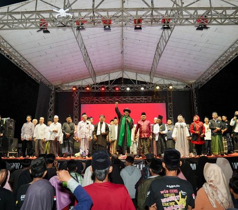 Ribuan Warga Magetan Kumpul Bersholawat Doakan Ganjar-Mahfud Menang Pemilu 2024