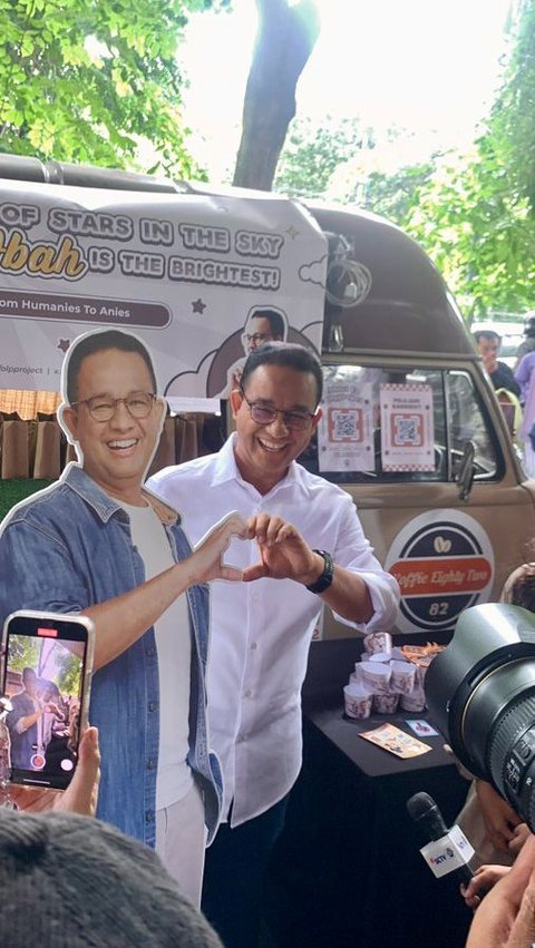 After Videotron, 'Abah' Anies Sent Food Truck by KPopers