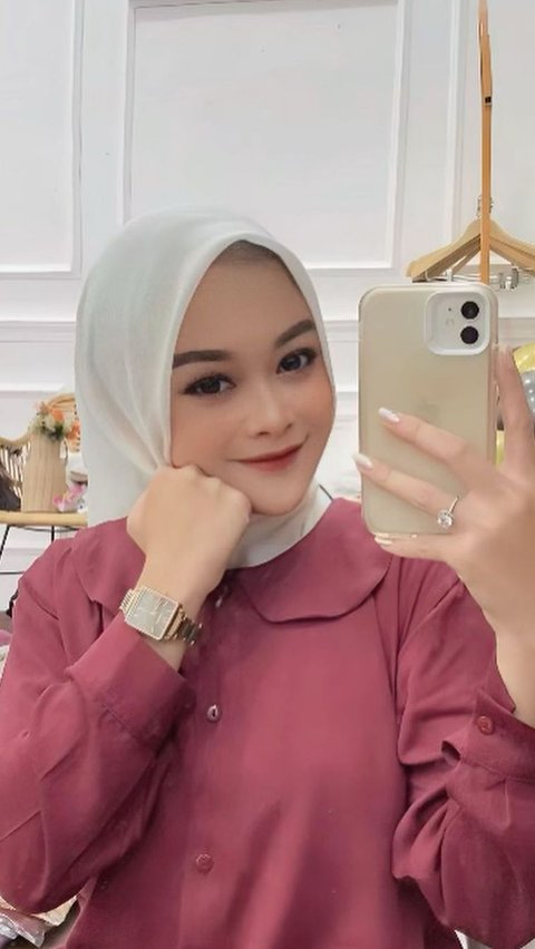 Batal Nikah Gegara Minta Mahar Sertifikat Rumah, Yessy Mantan Ryan Dono Kini Pamer Gandengan Baru