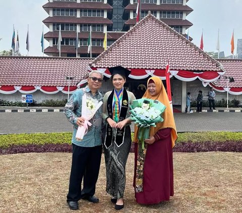 10 Photos of Yovania, a Former Psychiatric Hospital Patient, Successfully Graduates from UI