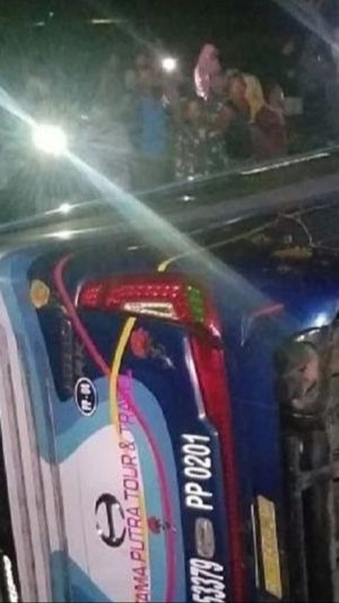Bus Rombongan SMA 1 Sidoarjo Kecelakaan di Ruas Tol Ngawi, Satu Orang Meninggal