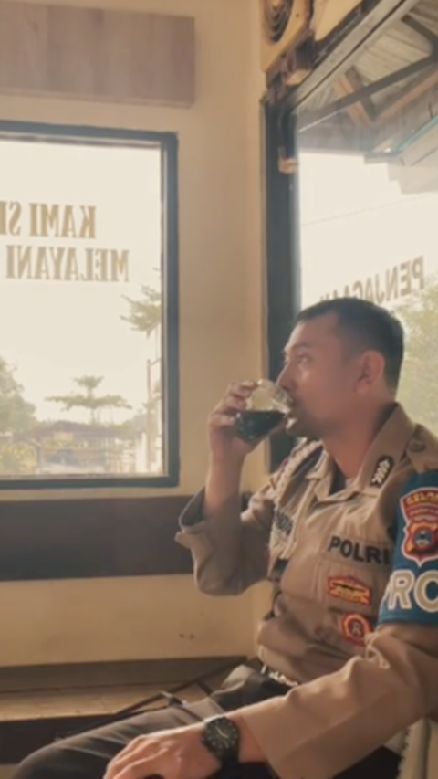 Di Markas Gahar Jadi Polisinya Polisi, Anggota Provos ini di Rumah Jadi Suami Idaman Beres-beres saat Istri Kerja