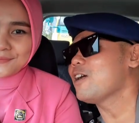 Disopiri Sang Istri, Sikap Polisi ini di Dalam Mobil Ramai Jadi Sorotan