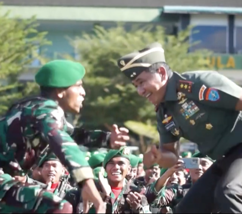 ⁠Prada TNI Berani-beraninya Pegang Pundak Mayjen Iwan Setiawan, Awalnya Sempat Hadap-hadapan Muka