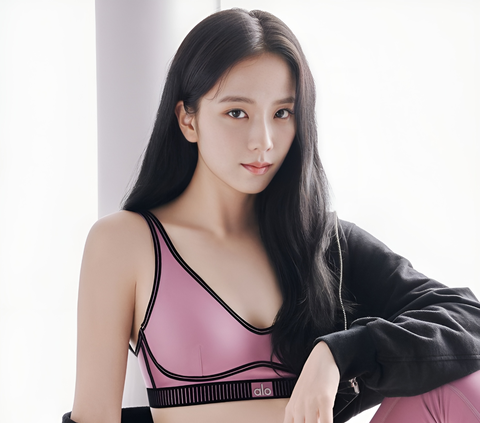 Jisoo Blackpink's Style Wrapped in a Sport Bra, the Product is Selling Like Hotcakes Until Sold Out