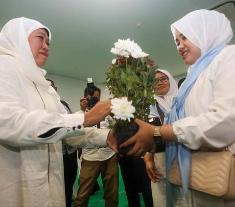 FOTO: Momen Khofifah Santuni Ratusan Anak Yatim Jelang Harlah ke-78 Muslimat NU di GBK