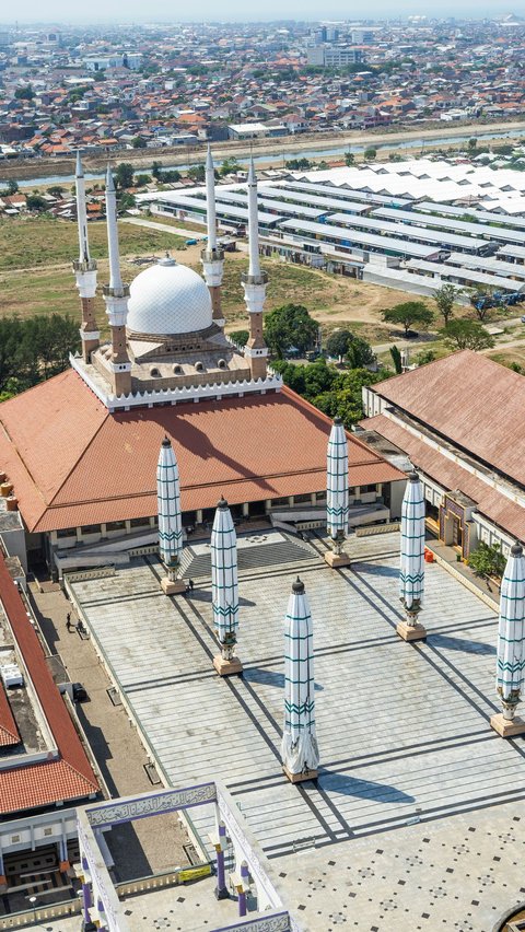 <b>Masjid Agung Jawa Tengah (MAJT)</b>