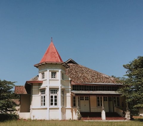 Kafe di Lembang Ini Bawa Suasana Bandung Tahun 1800-an, Dulunya Rumah Pengusaha Susu Eropa Paling Sukses