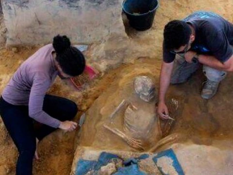 Hendak Bangun Apartemen, Tukang Bangunan Temukan Tulang Manusia Berusia 9.000 Tahun dan Ribuan Artefak