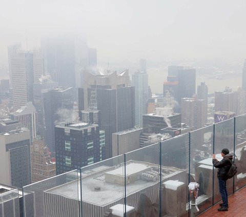 FOTO: Momen Kota New York Akhirnya Diguyur Hujan Salju Pertama Setelah 700 Hari