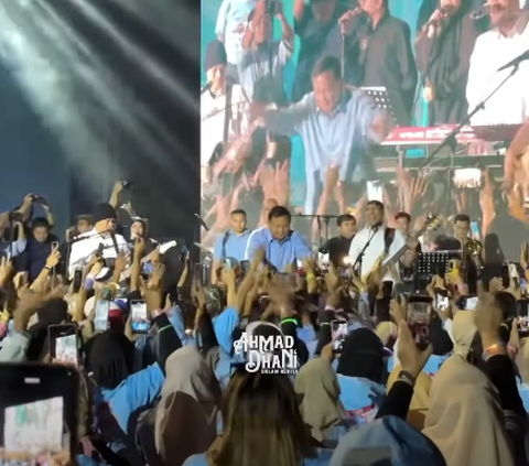 Heboh Capres Prabowo Subianto Buka Baju di Atas Panggung Saat Konser Dewa19, Langsung Tos Tangan ke Ahmad Dhani