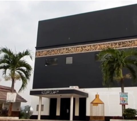 Viral Masjid di Jepara Bentuknya Mirip Ka'bah, Begini Penampakannya yang Curi Perhatian