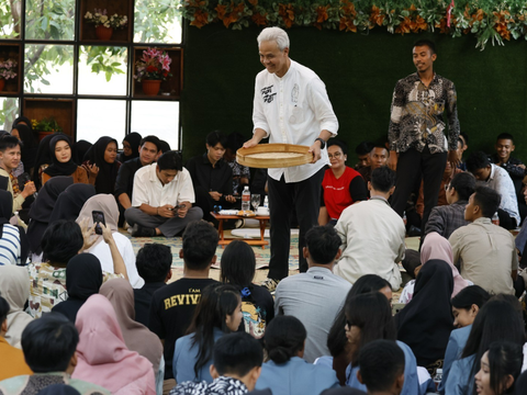 Ganjar Sindir Capres Tak Paham Masalah Pupuk Saat Bertemu Petani di Demak