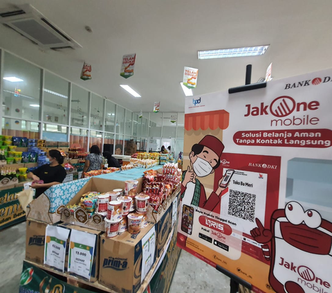 Pembelian JakCard pun dapat dilakukan melalui e-commerce Tokopedia, maupun di seluruh Kantor Cabang Bank DKI.