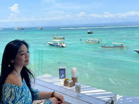 So Sweet! Potret Romantis Titi Kamal dan Christian Sugiono di Bali, Mengkhayal Punya Rumah Depan Laut untuk Masa Tua Nanti