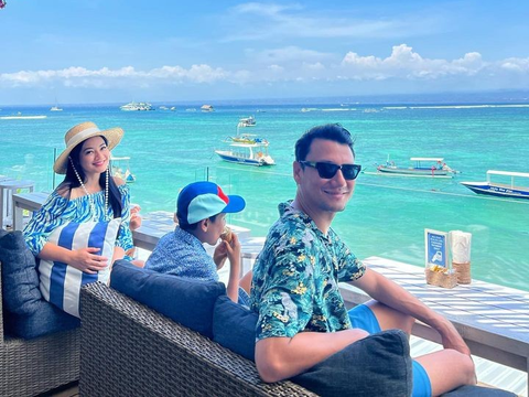 So Sweet! Potret Romantis Titi Kamal dan Christian Sugiono di Bali, Mengkhayal Punya Rumah Depan Laut untuk Masa Tua Nanti