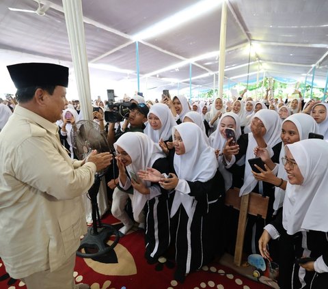 Prabowo Dinobatkan Sebagai Sahabat Santri Indonesia