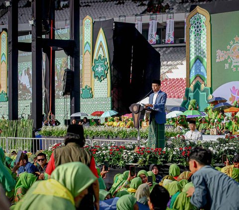 FOTO: Momen Jokowi Hadiri Harlah ke-78 Muslimat NU di GBK, Ingatkan Jangan Mau Diadu Domba karena Pemilu