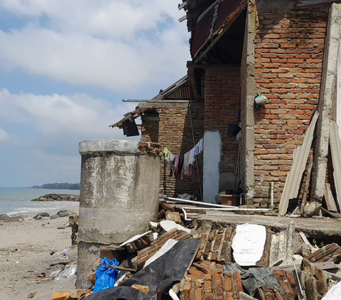 Duka Warga Pesisir Padang Pariaman, Rumahnya Hancur Dihantam Abrasi Bertahun-Tahun