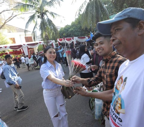 FOTO: Semarak Relawan Gen Z Gelar Pawai Gemoy Saat Deklarasi Dukung Prabowo-Gibran