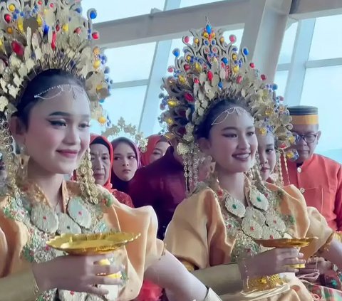Proposed with a dowry of Rp2 billion, here are 11 portraits of the traditional event of delivering a fantastic dowry for Princess DA before marriage