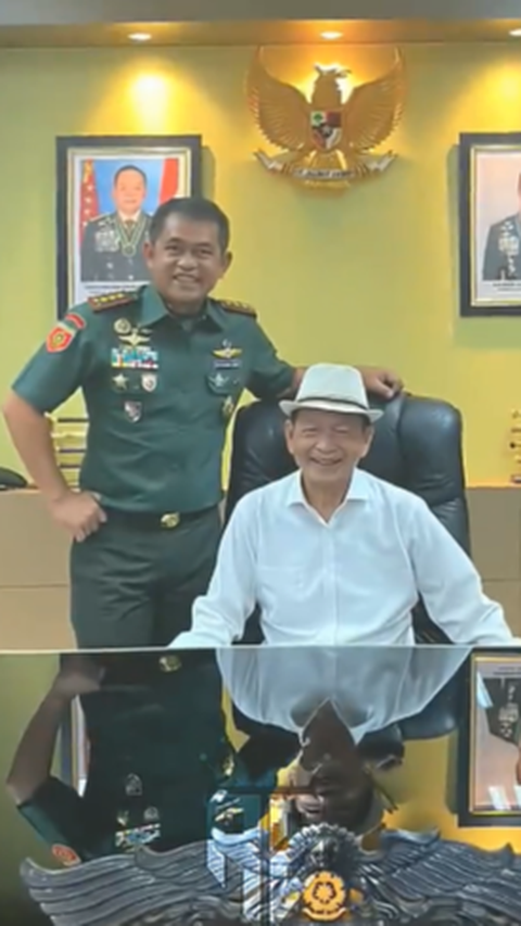 Ya, sosok sang putra adalah Kasad Jenderal TNI Maruli Simanjuntak. <br>