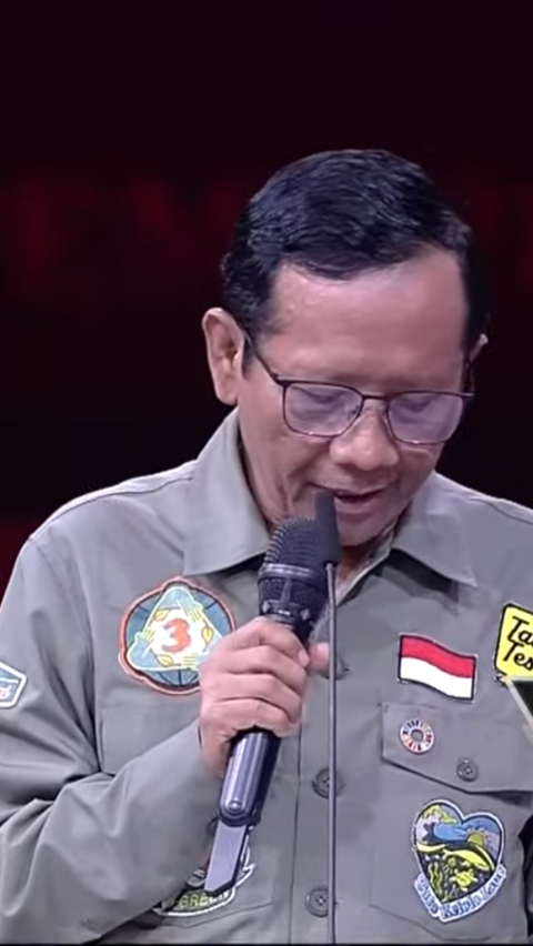 <br>Penutup Debat Cawapres, Mahfud Singgung Pedang Hukum yang Tumpul hingga Nyanyi Lagu Ebiet G Ade