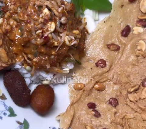 Nasi Pecel Legendaris di Tulungagung Ini Porsinya Kecil Banget, Makan Dua Porsi Belum Kenyang