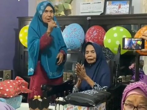 Viral Seorang Nenek Minta Ulang Tahunnya Dirayakan, Intip Momennya